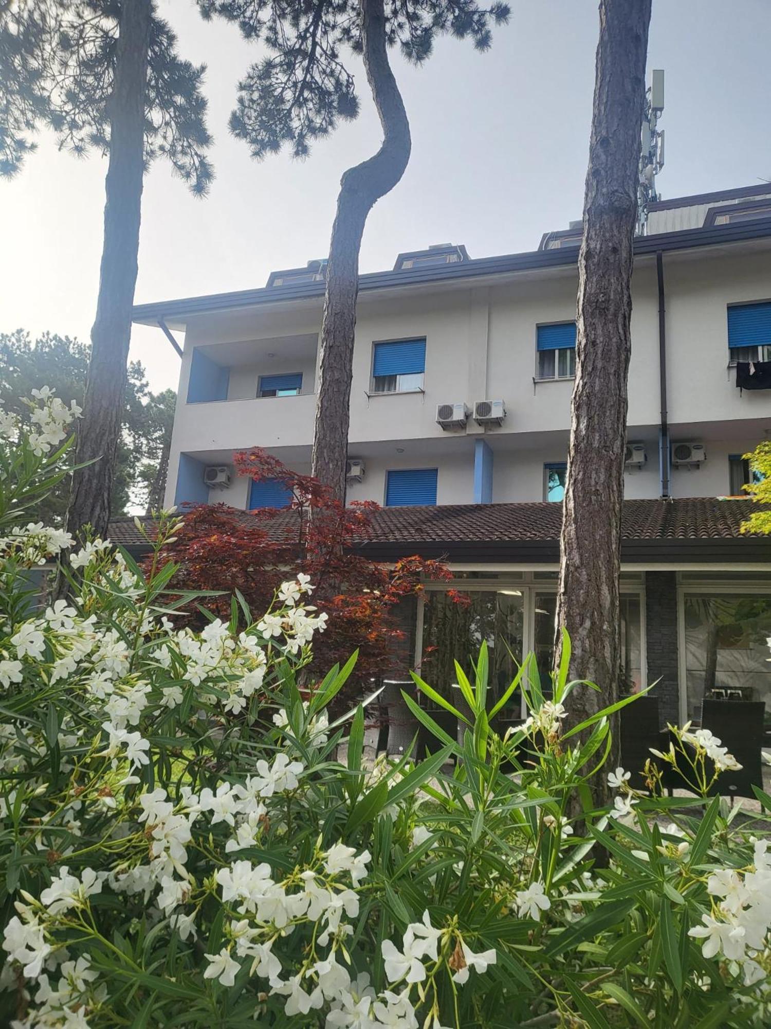 Hotel Olympia Lignano Sabbiadoro Exterior photo